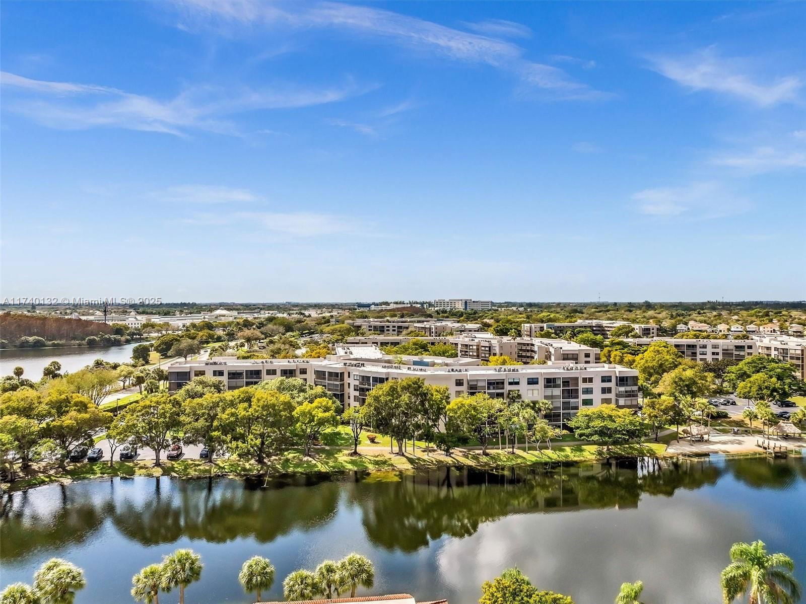 Real estate property located at 901 Colony Point Cir #310, Broward, Colony Point 6 Condo, Pembroke Pines, FL