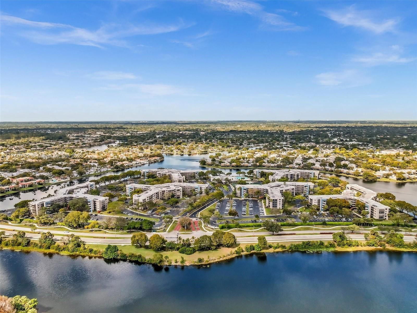 Real estate property located at 901 Colony Point Cir #310, Broward, Colony Point 6 Condo, Pembroke Pines, FL
