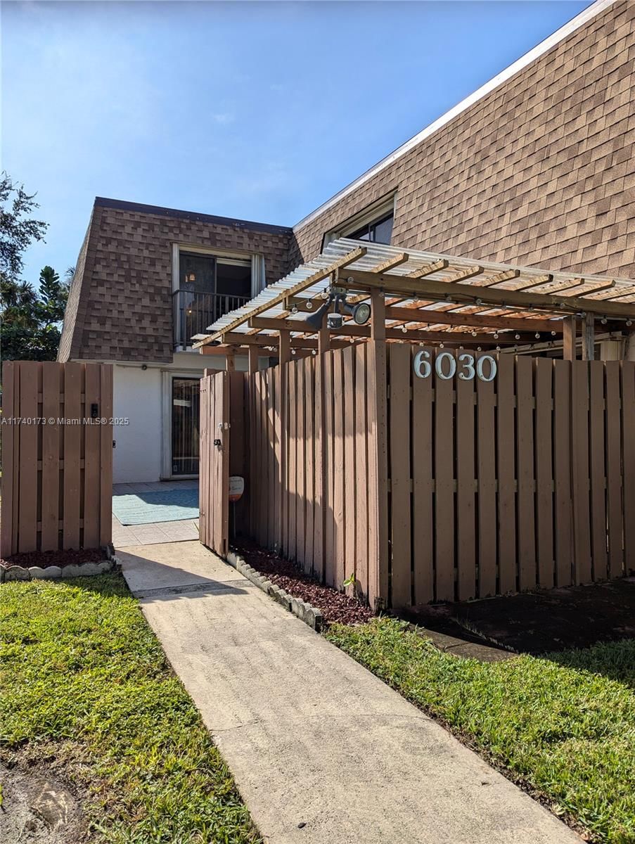 Real estate property located at 6030 55th Ln #6030, Broward, Woodland Lake Estates, Tamarac, FL
