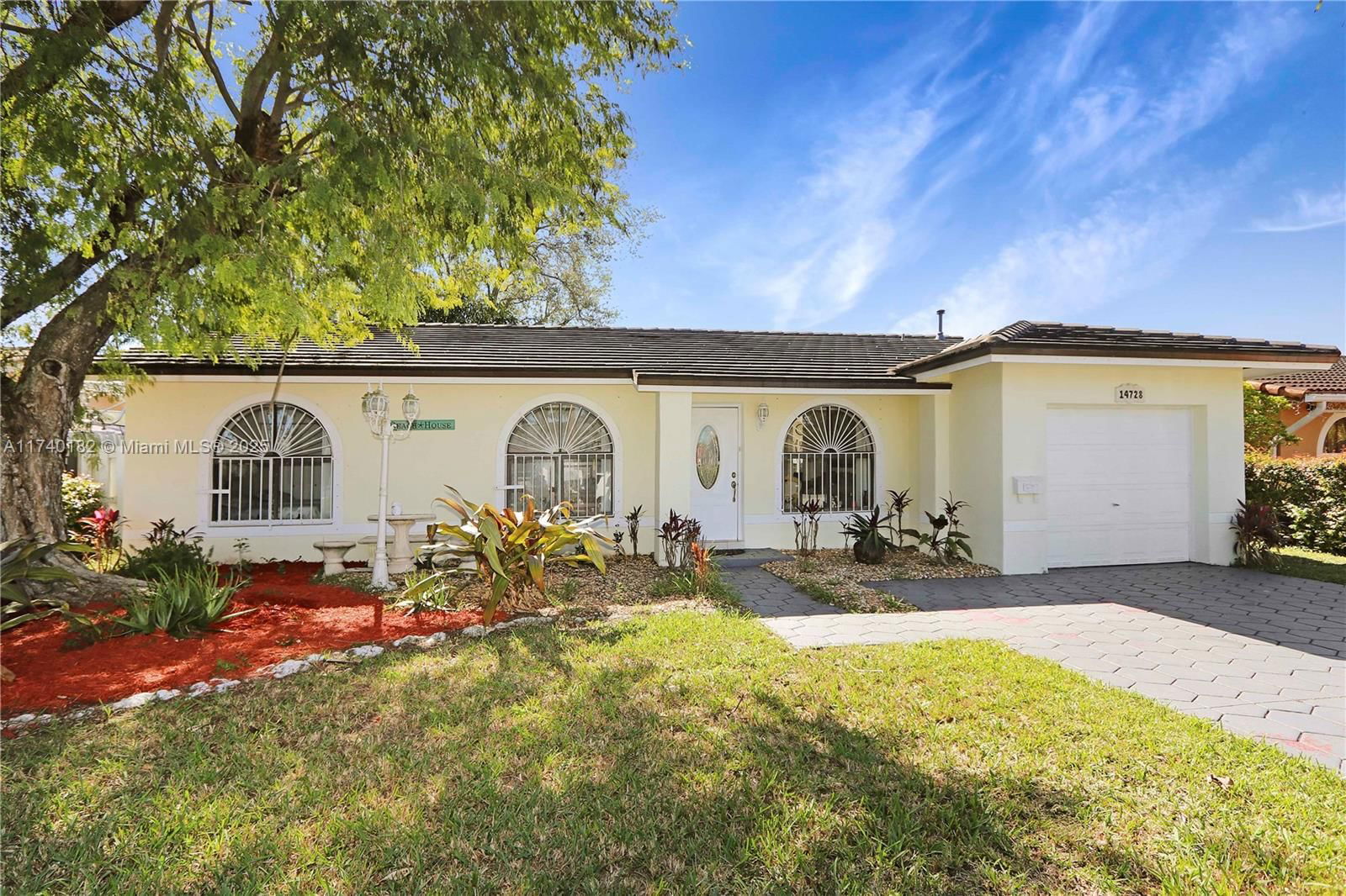 Real estate property located at 14728 175th St, Miami-dade, Luz Estela Sub, Miami, FL