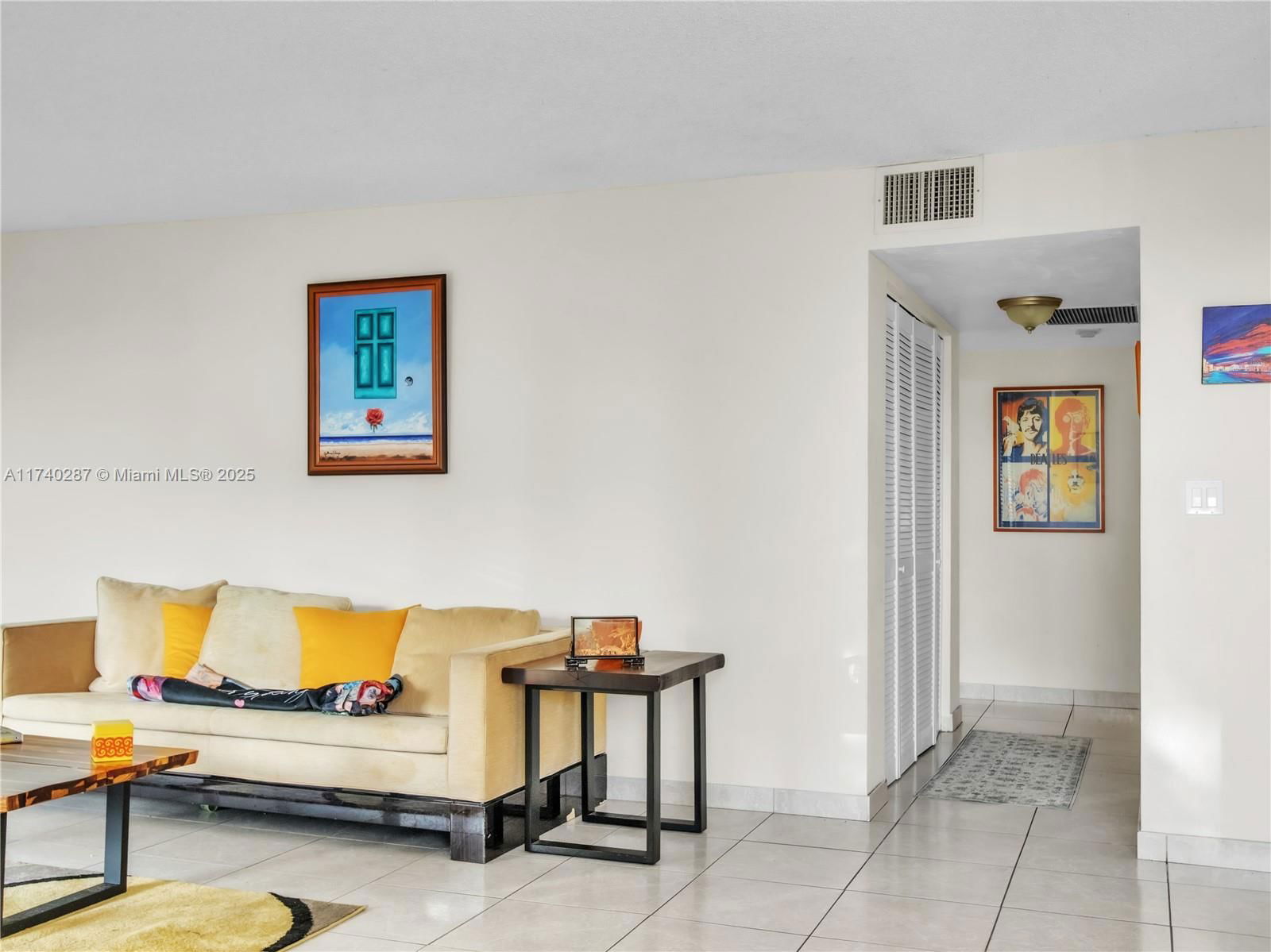 Real estate property located at 10850 Kendall Dr #303, Miami-dade, Kendall Gate Condo, Miami, FL
