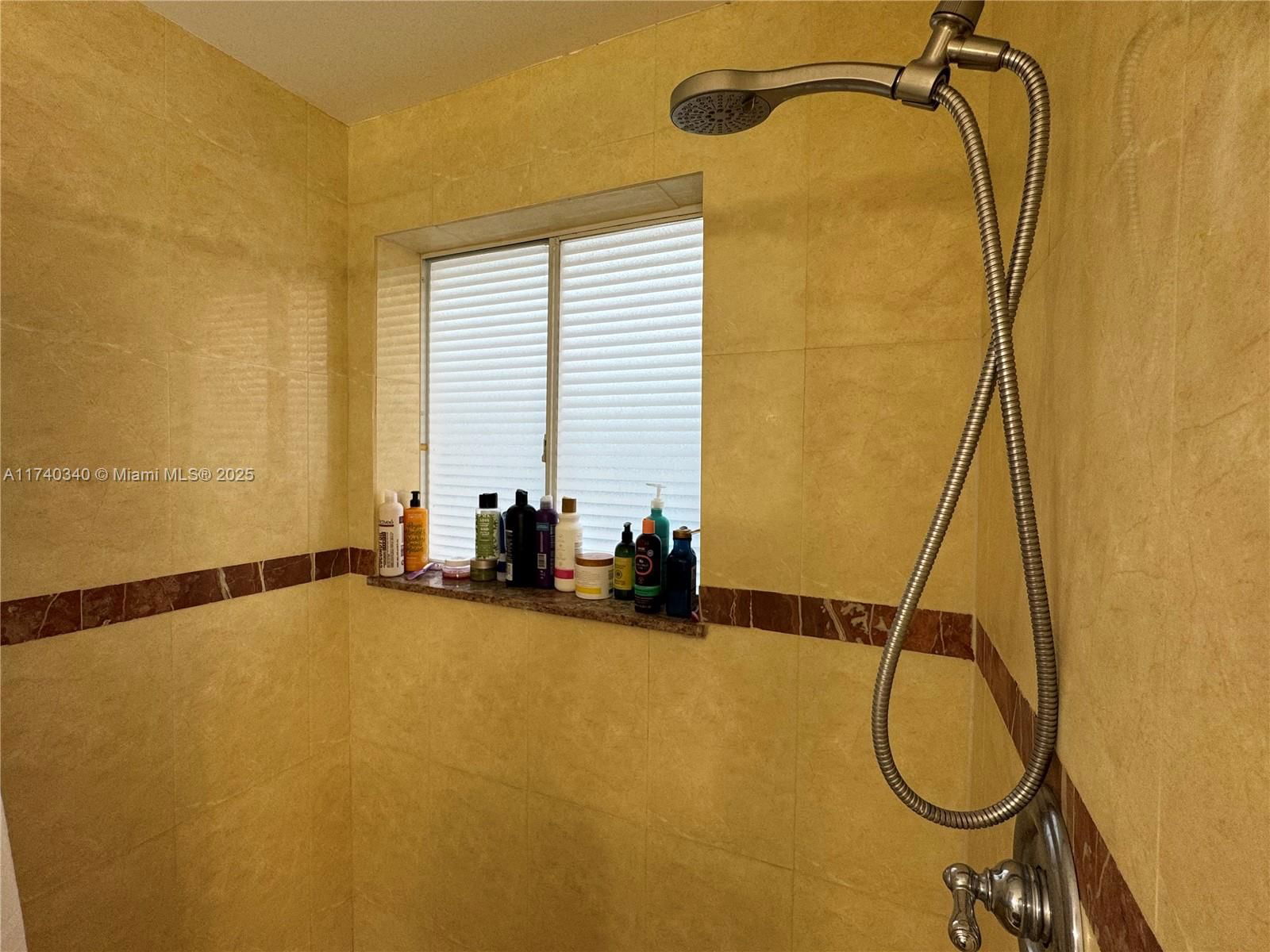 Real estate property located at 16402 72nd Ter #16402, Miami-dade, Continental Homes Townhou, Miami, FL