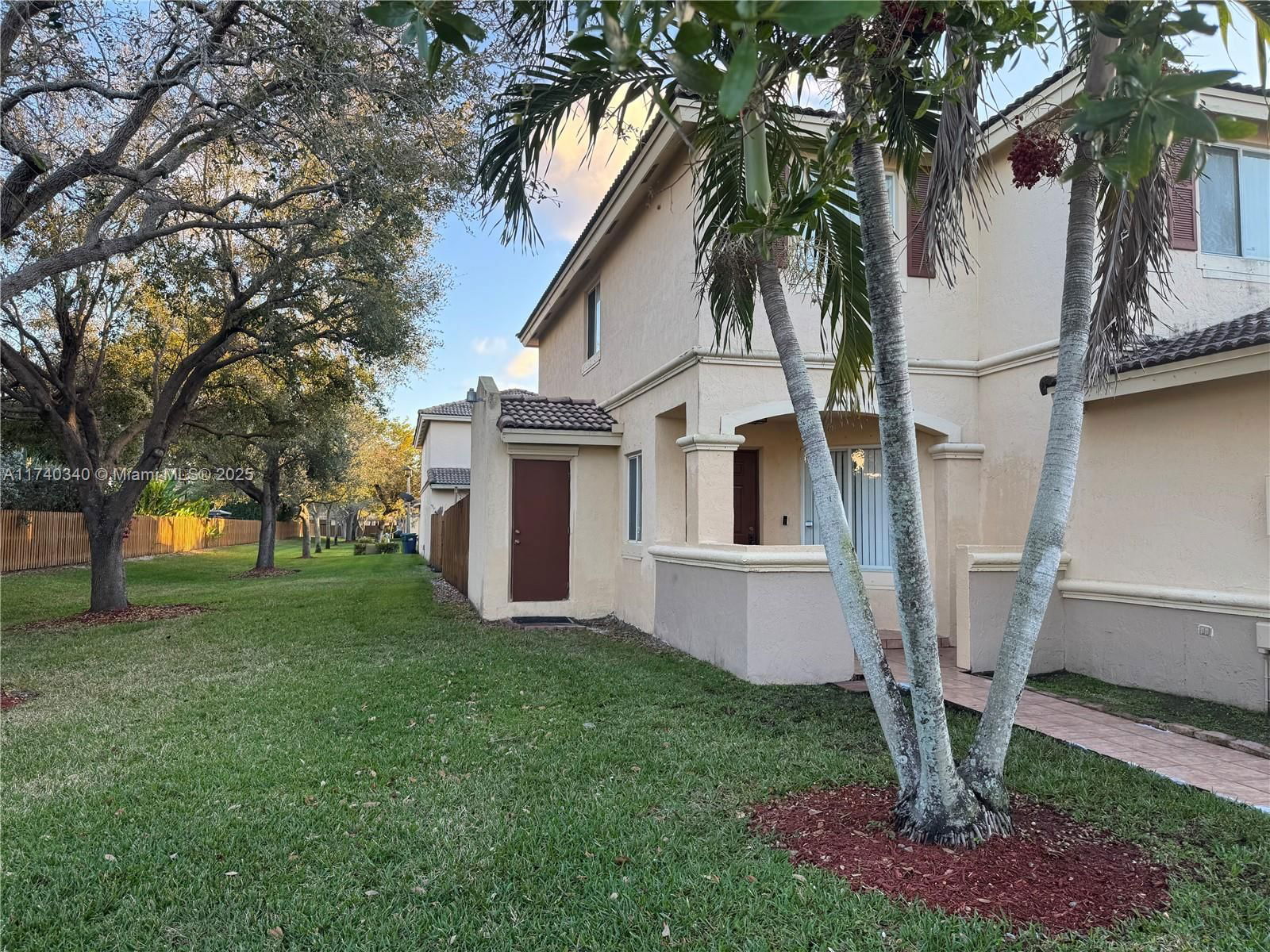 Real estate property located at 16402 72nd Ter #16402, Miami-dade, Continental Homes Townhou, Miami, FL