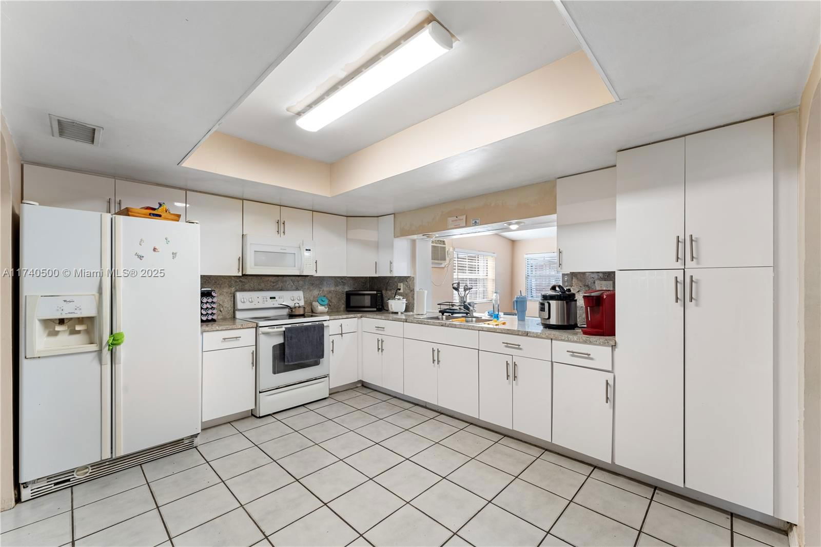 Real estate property located at 8100 95th Ct, Miami-dade, Heftler Homes Sunset Park, Miami, FL