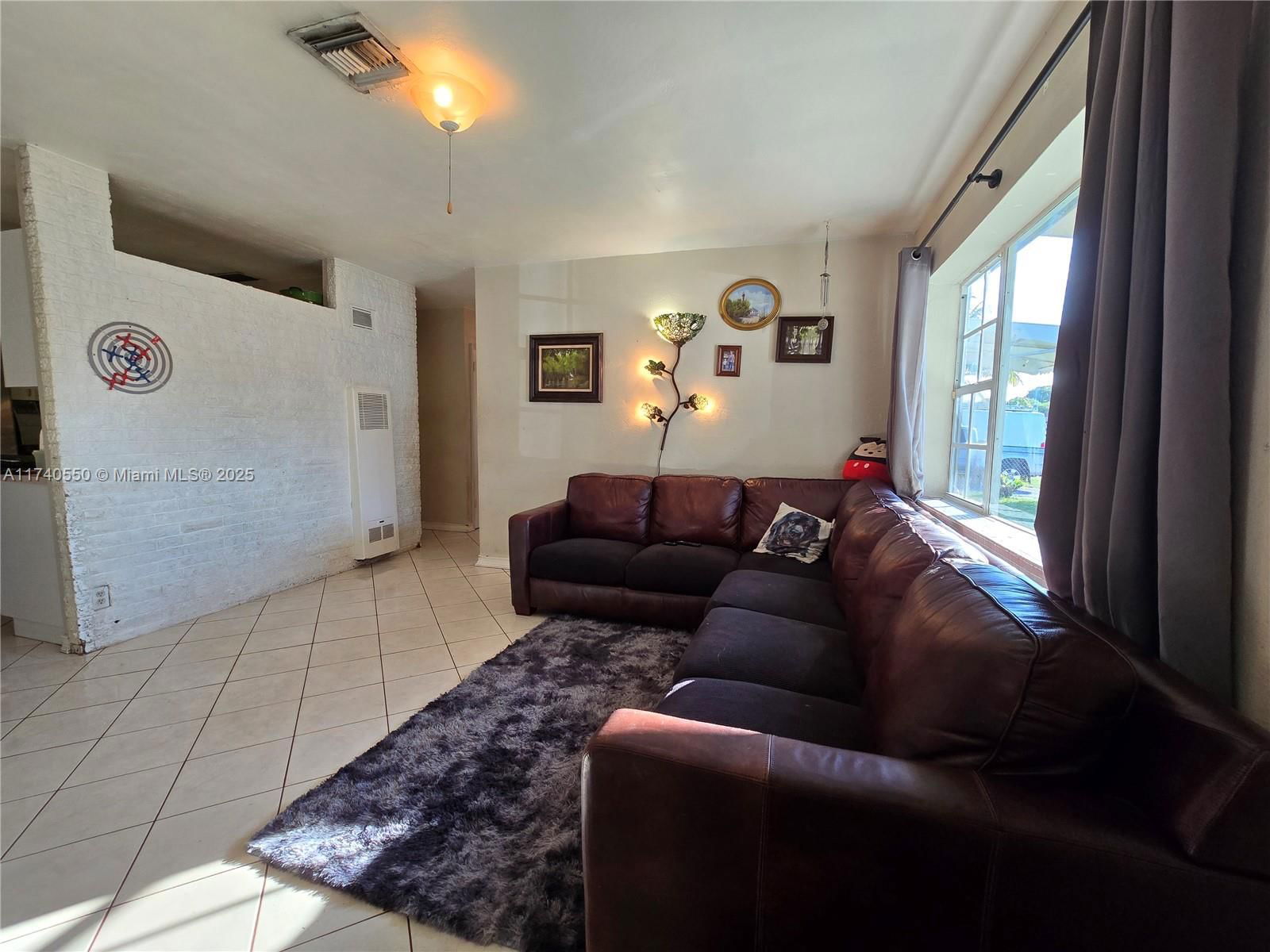 Real estate property located at 2100 46th Ter, Broward, Broadview Park Sec 2 Amen, Fort Lauderdale, FL