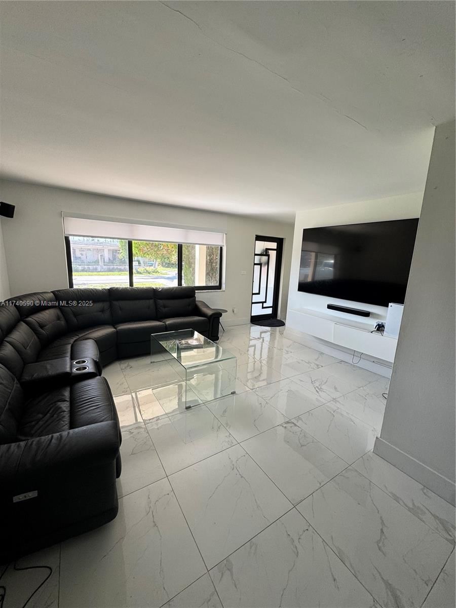 Real estate property located at 11225 50th Ter, Miami-dade, Westwood Lake 4th Addn, Miami, FL