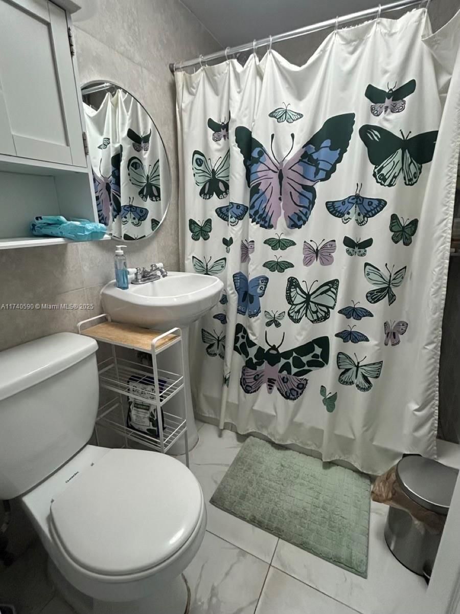 Real estate property located at 11225 50th Ter, Miami-dade, Westwood Lake 4th Addn, Miami, FL