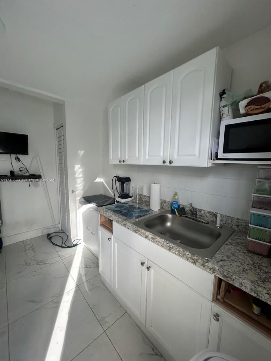 Real estate property located at 11225 50th Ter, Miami-dade, Westwood Lake 4th Addn, Miami, FL