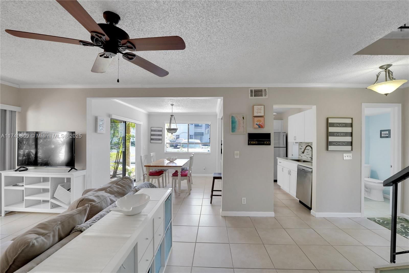 Real estate property located at 7200 2nd Ave #38, Palm Beach, Sunflower Condo, Boca Raton, FL