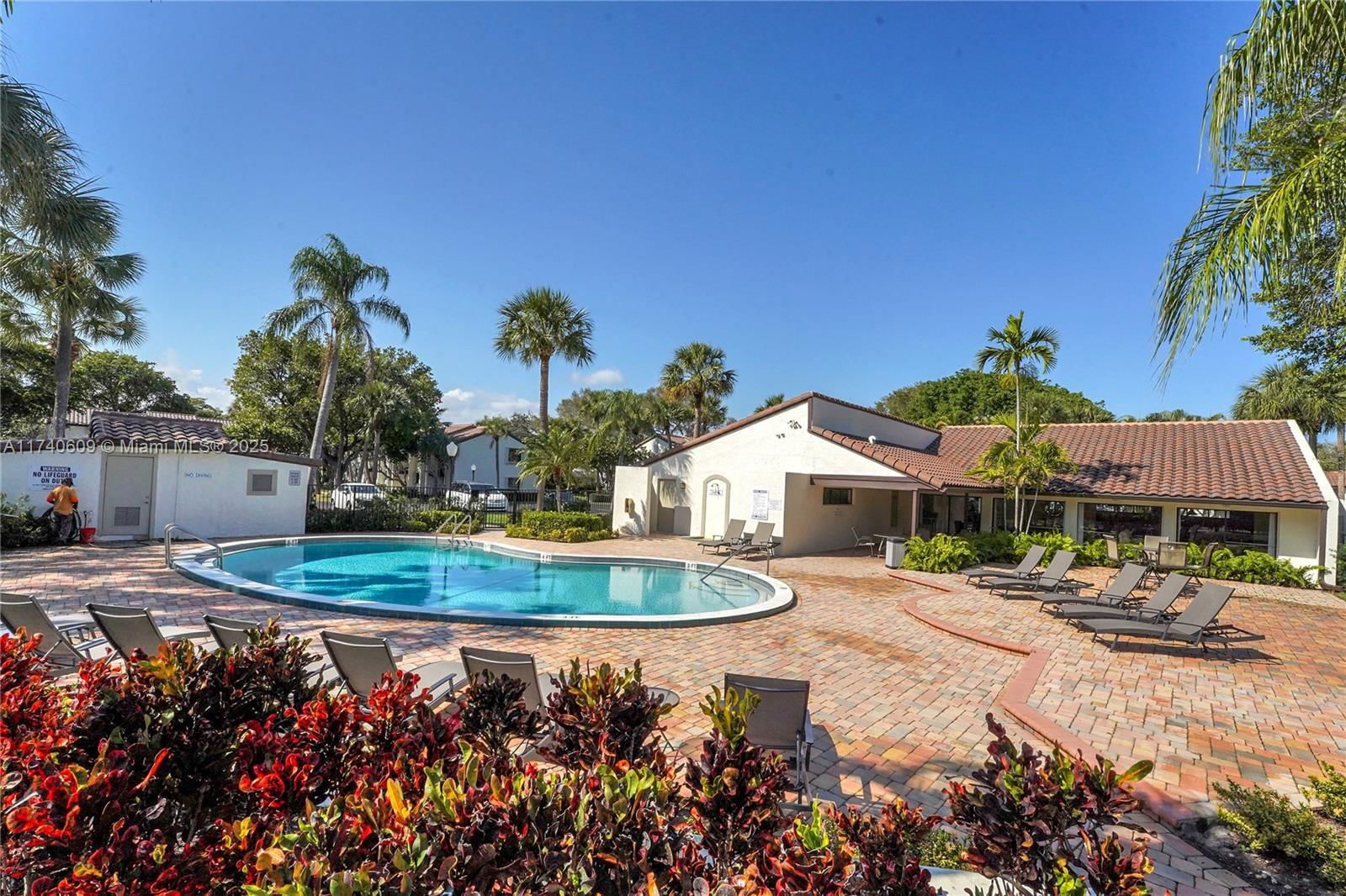 Real estate property located at 7200 2nd Ave #38, Palm Beach, Sunflower Condo, Boca Raton, FL