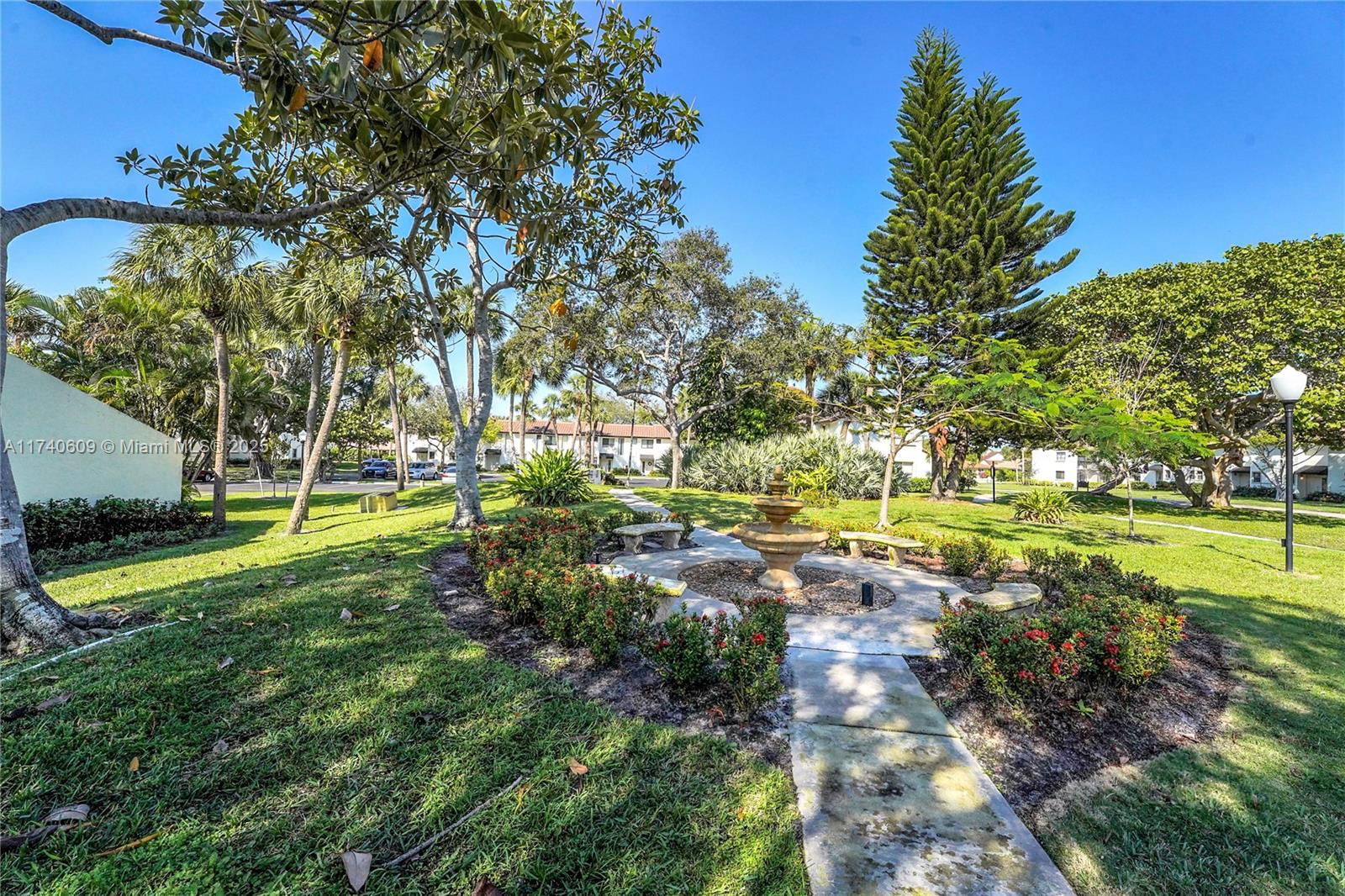 Real estate property located at 7200 2nd Ave #38, Palm Beach, Sunflower Condo, Boca Raton, FL