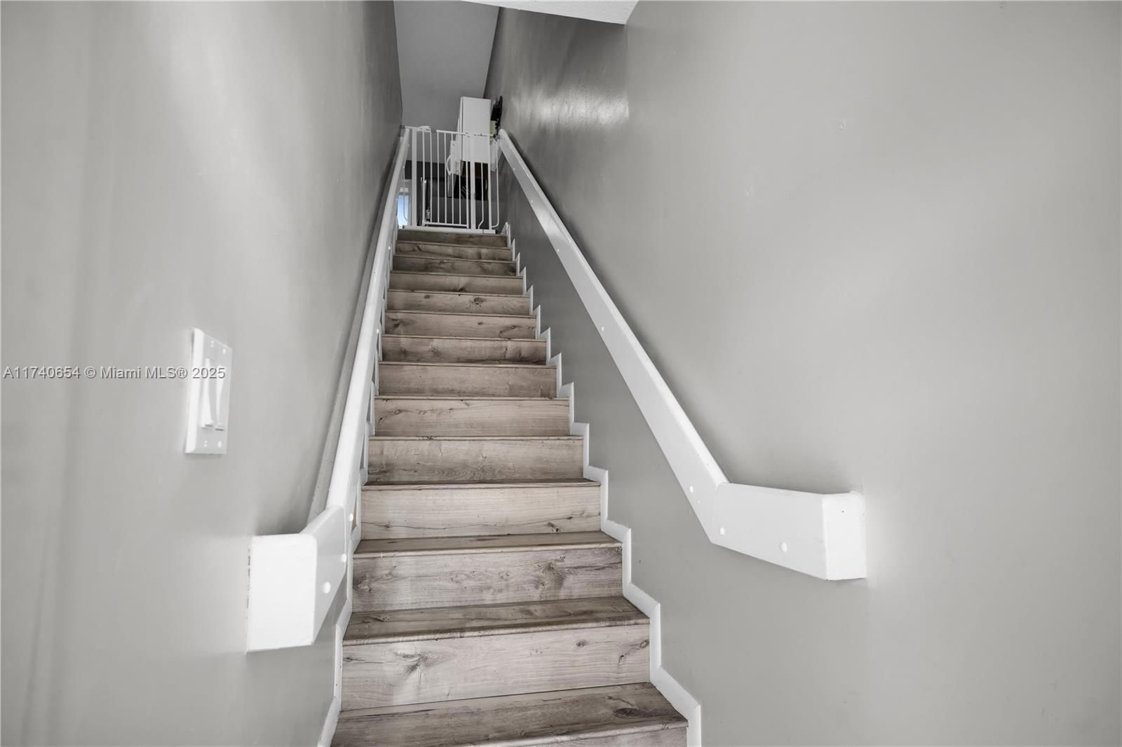 Real estate property located at 8013 Lake Dr #205, Miami-dade, Doral Court Condo, Doral, FL