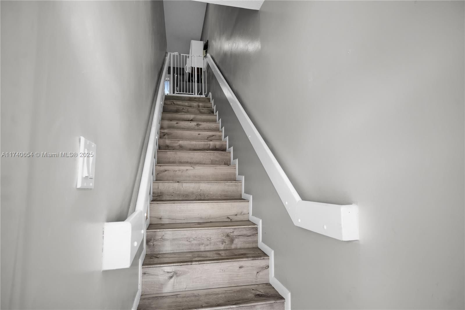 Real estate property located at 8013 Lake Dr #205, Miami-dade, Doral Court Condo, Doral, FL
