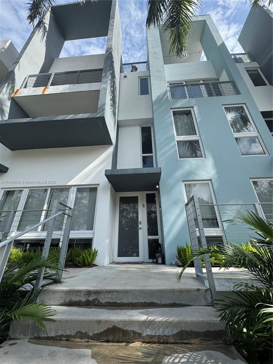 Real estate property located at 107 Shore Dr #107, Miami-dade, Normandy Golf Course, Miami Beach, FL