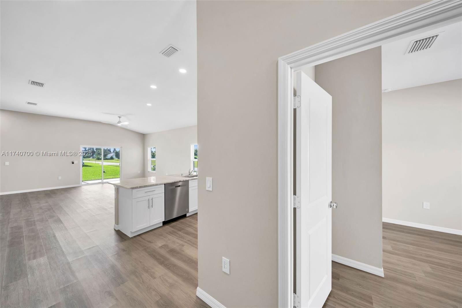Real estate property located at 1819 2nd pl, Other, Cape Coral, Other City - In The State Of Florida, FL