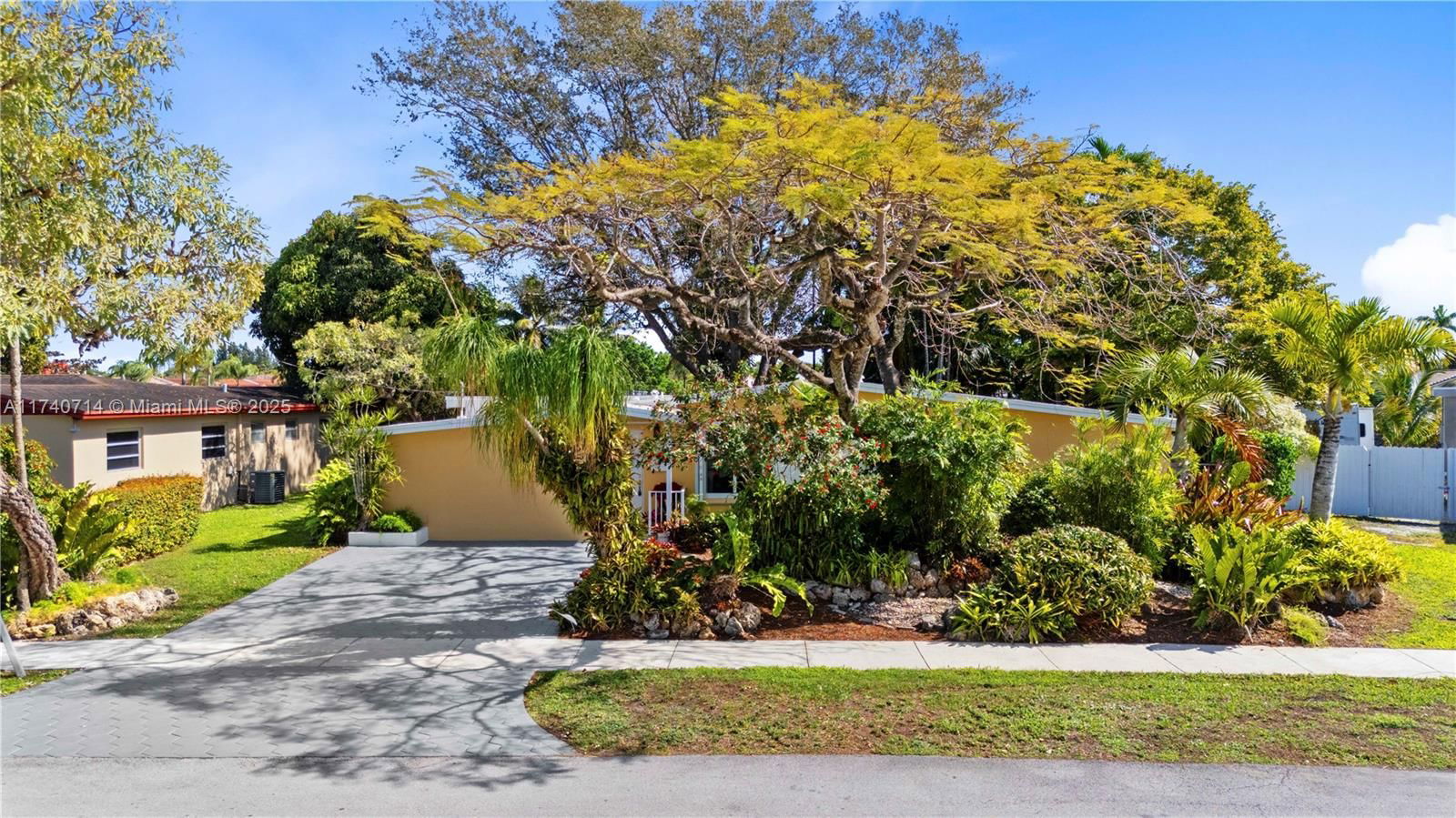 Real estate property located at 17911 77th Ct, Miami-dade, Palm Springs North Sec L, Hialeah, FL