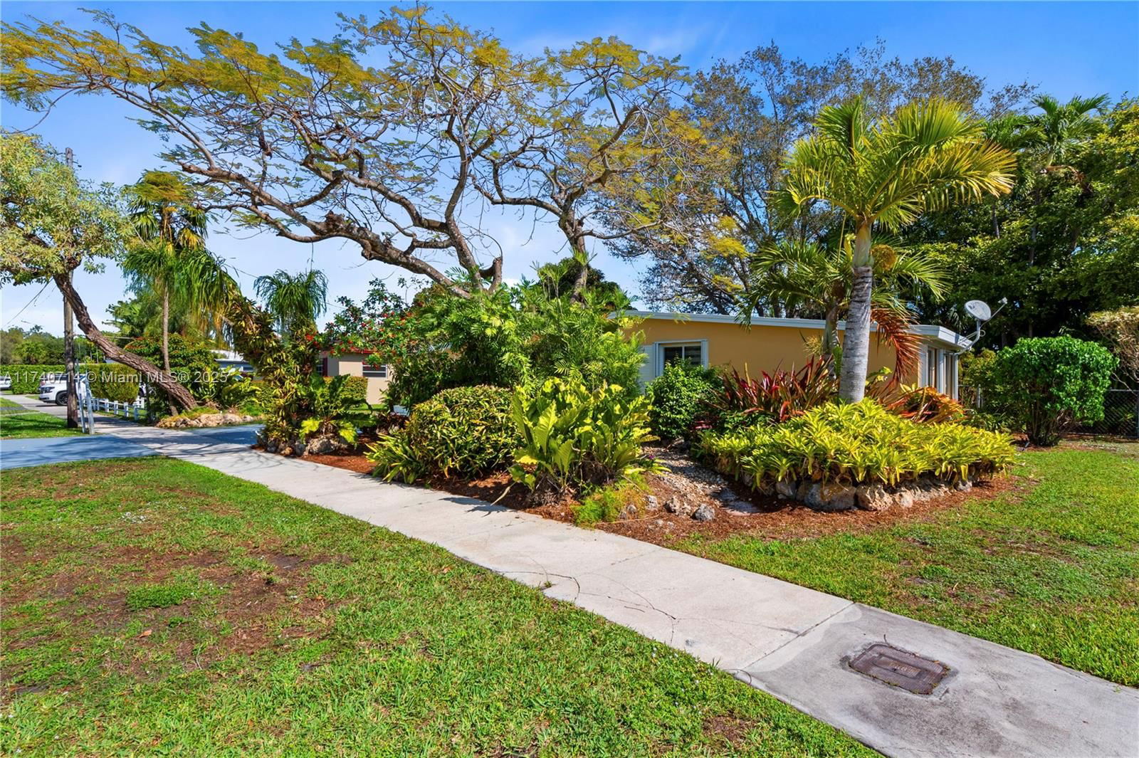 Real estate property located at 17911 77th Ct, Miami-dade, Palm Springs North Sec L, Hialeah, FL