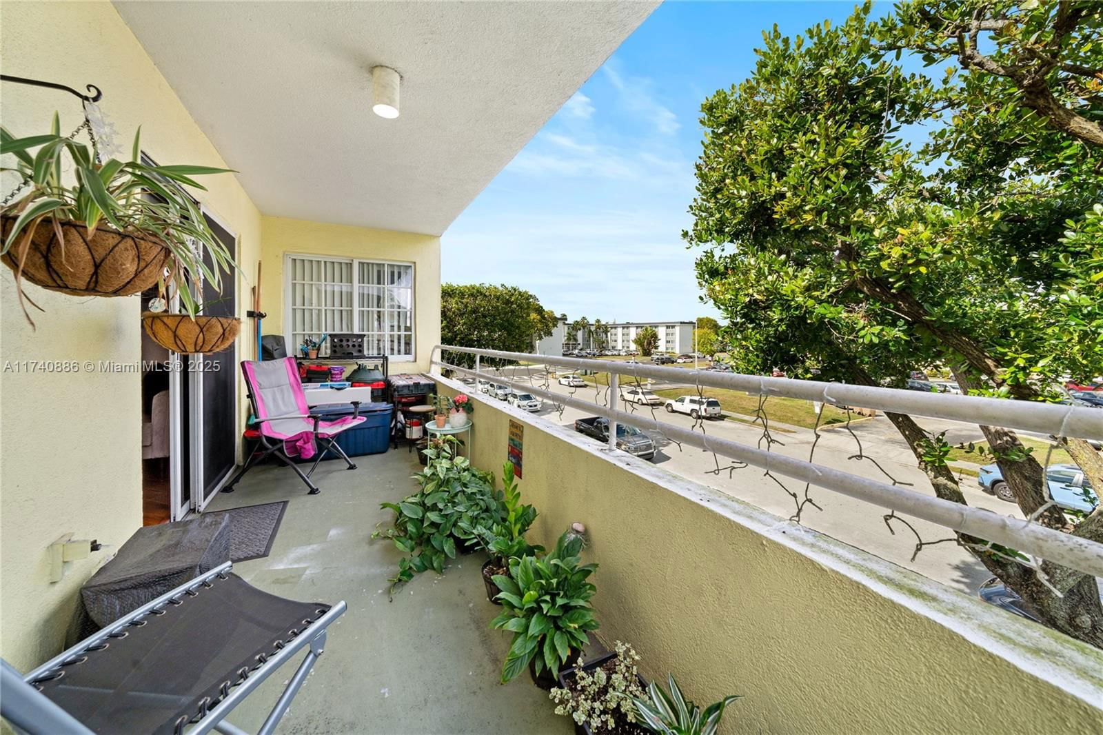 Real estate property located at 10795 108th Ave #303, Miami-dade, Palm Cove Cond, Miami, FL