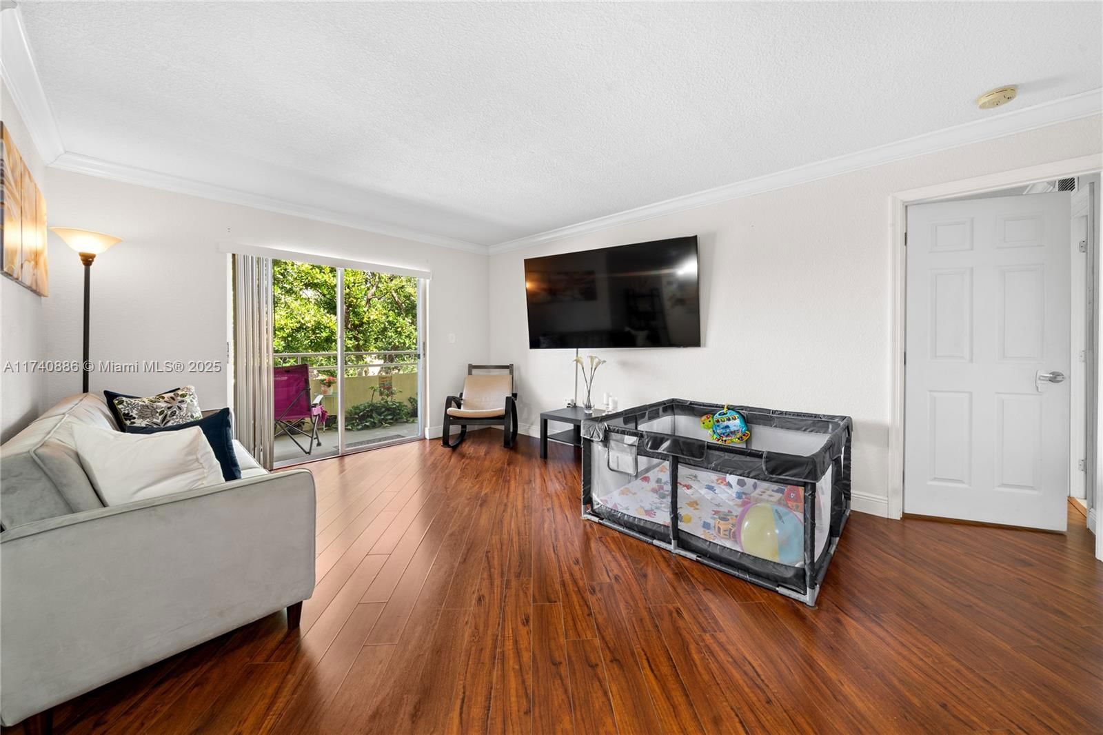 Real estate property located at 10795 108th Ave #303, Miami-dade, Palm Cove Cond, Miami, FL