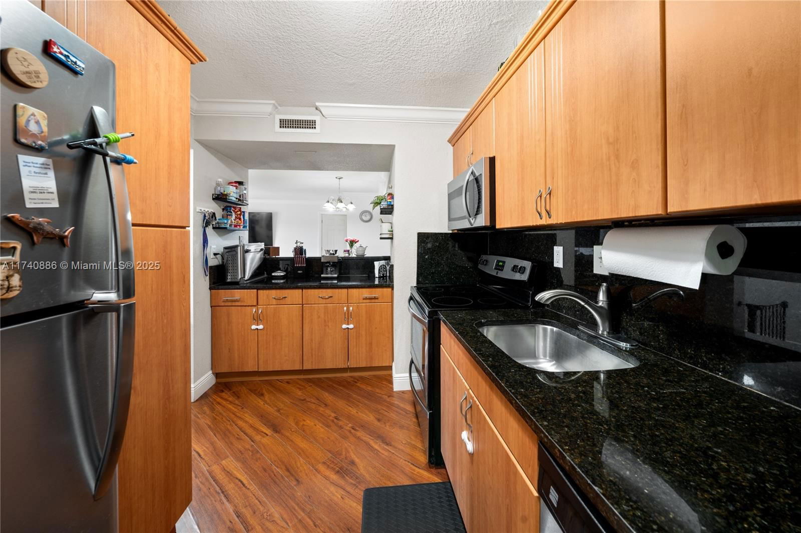 Real estate property located at 10795 108th Ave #303, Miami-dade, Palm Cove Cond, Miami, FL