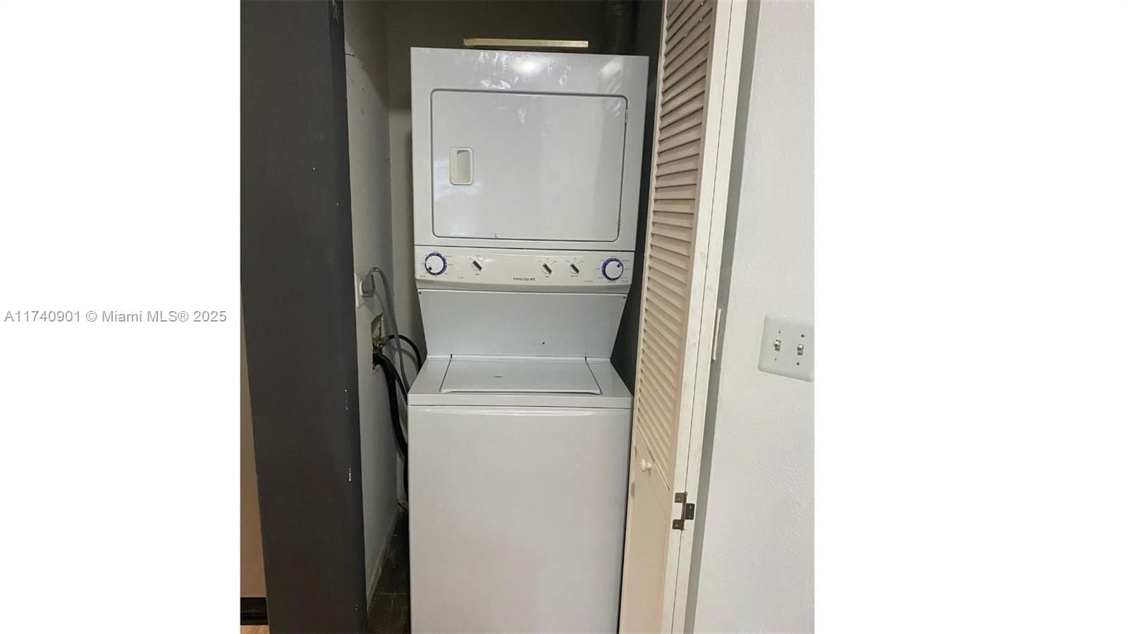 Real estate property located at 2445 18th Ter #901, Broward, Marina Oaks Condo, Fort Lauderdale, FL