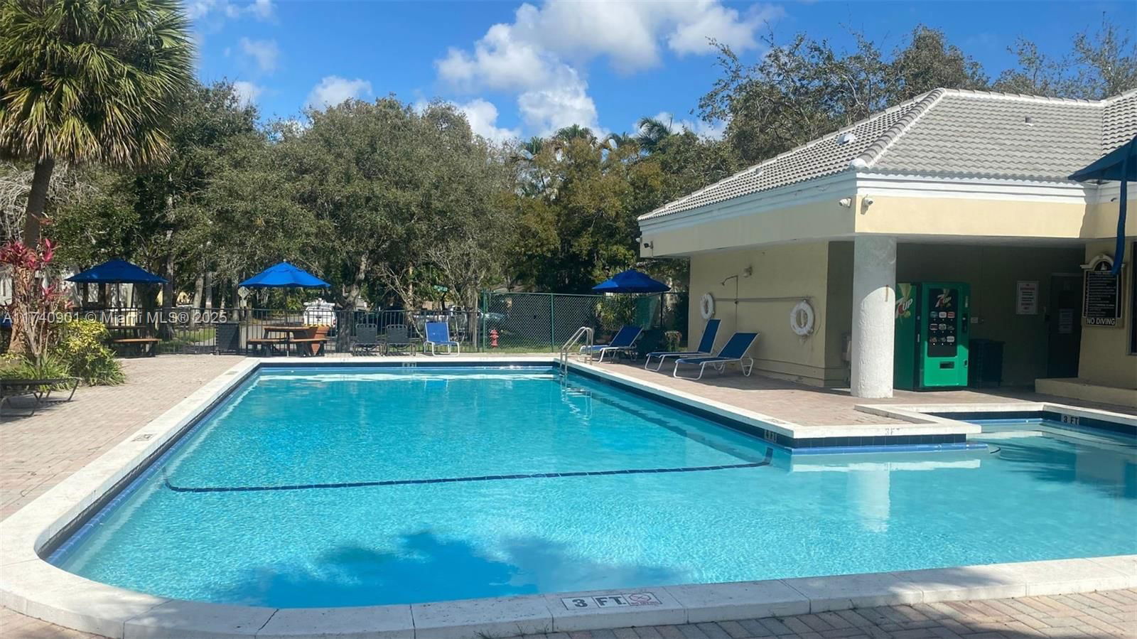 Real estate property located at 2445 18th Ter #901, Broward, Marina Oaks Condo, Fort Lauderdale, FL