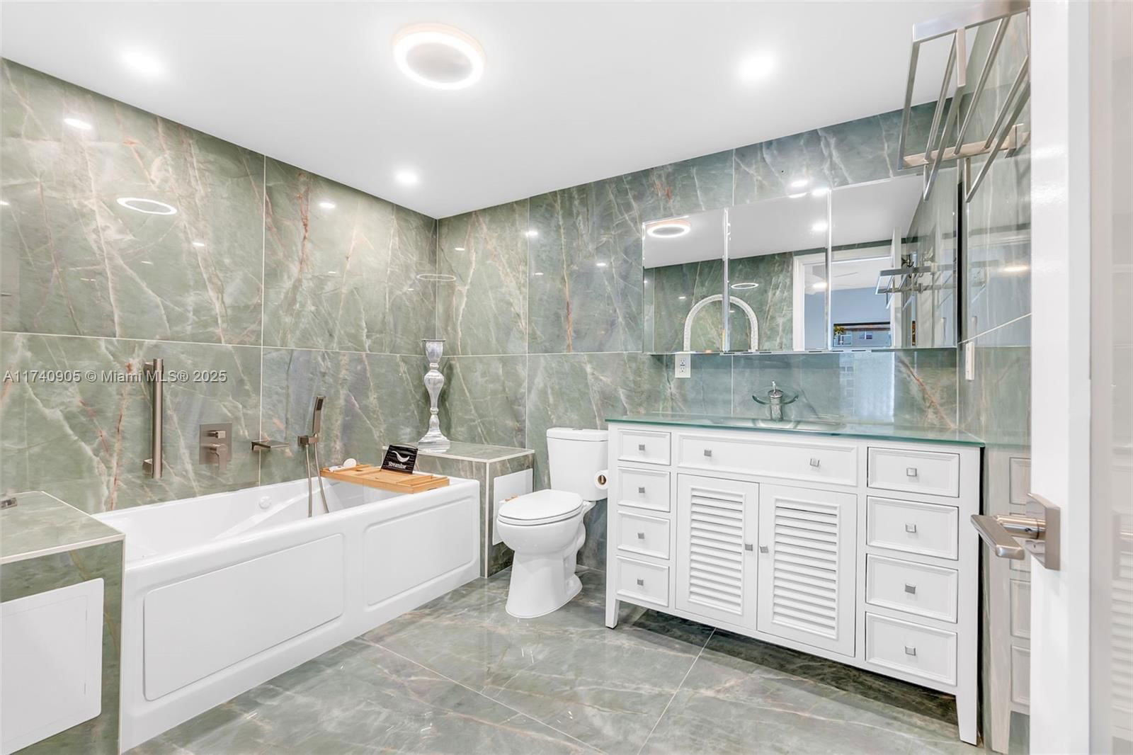 Real estate property located at 1805 Eleuthera Pt E1, Broward, Wynmoor, Coconut Creek, FL