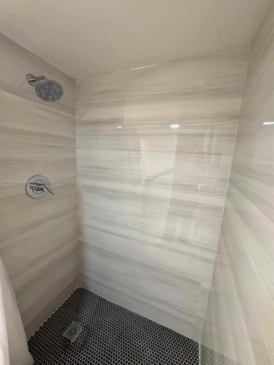 Real estate property located at 9200 Hollybrook Lake Dr #208, Broward, Hollybrook Golf And, Pembroke Pines, FL