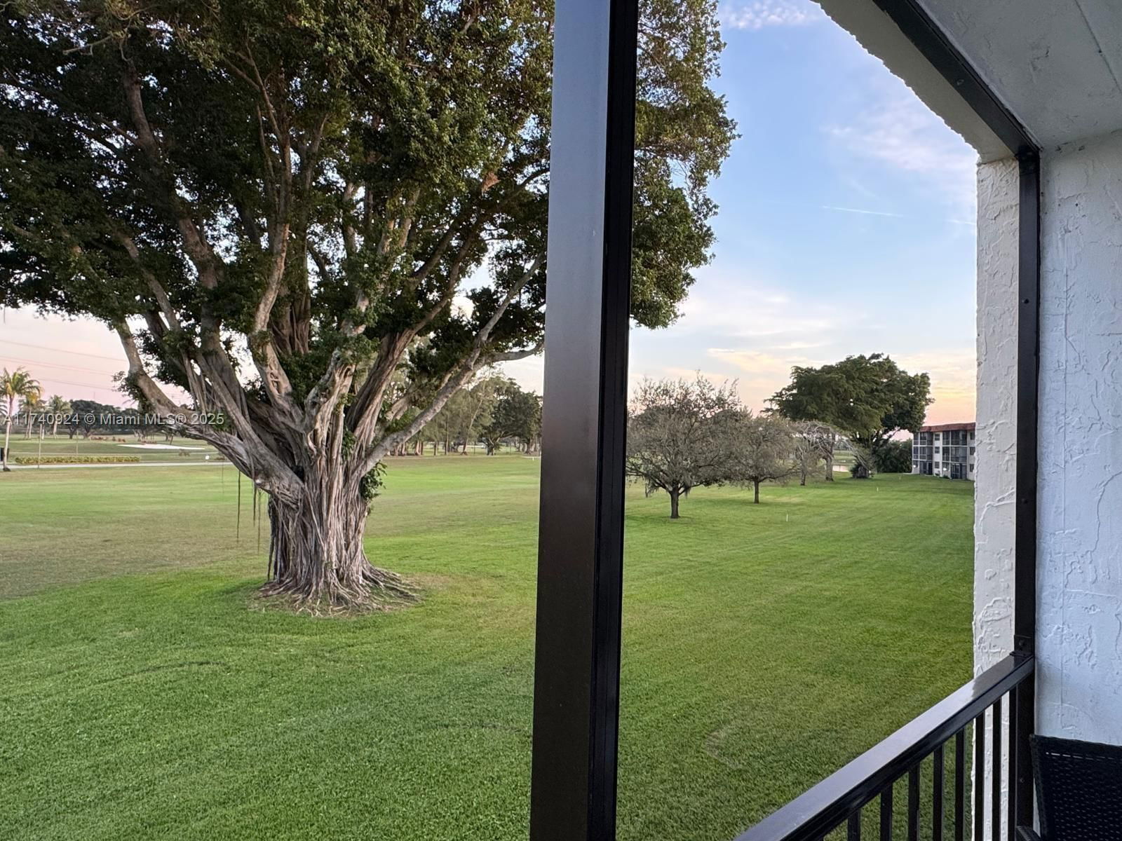 Real estate property located at 9200 Hollybrook Lake Dr #208, Broward, Hollybrook Golf And, Pembroke Pines, FL
