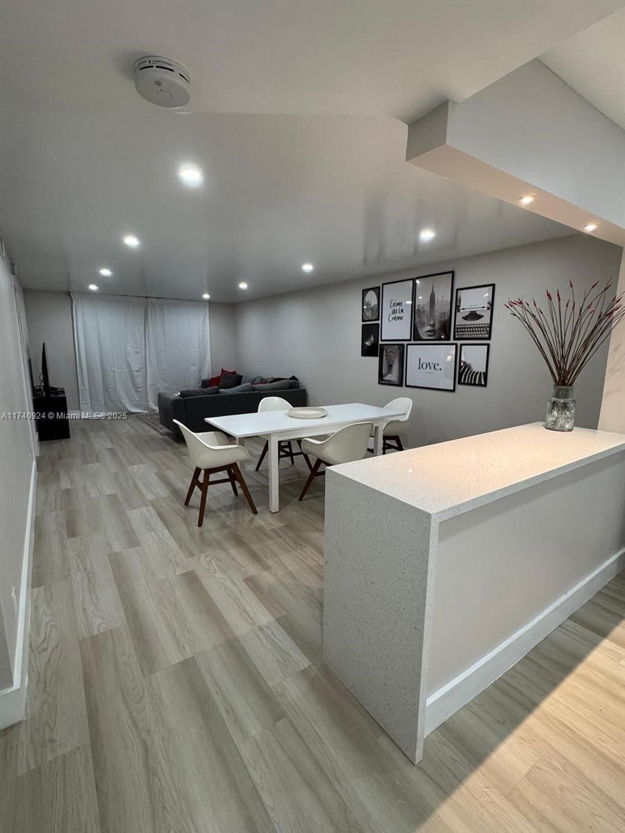 Real estate property located at 9200 Hollybrook Lake Dr #208, Broward, Hollybrook Golf And, Pembroke Pines, FL