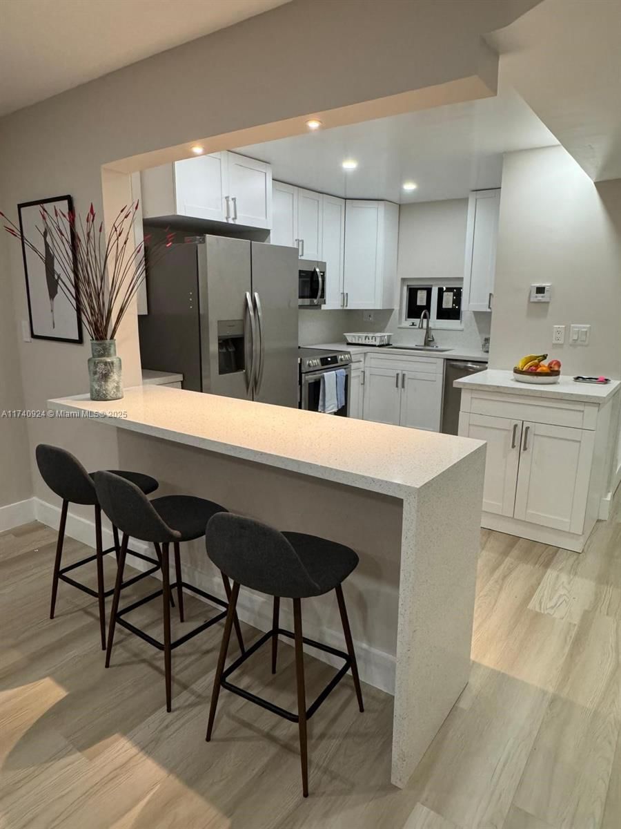 Real estate property located at 9200 Hollybrook Lake Dr #208, Broward, Hollybrook Golf And, Pembroke Pines, FL