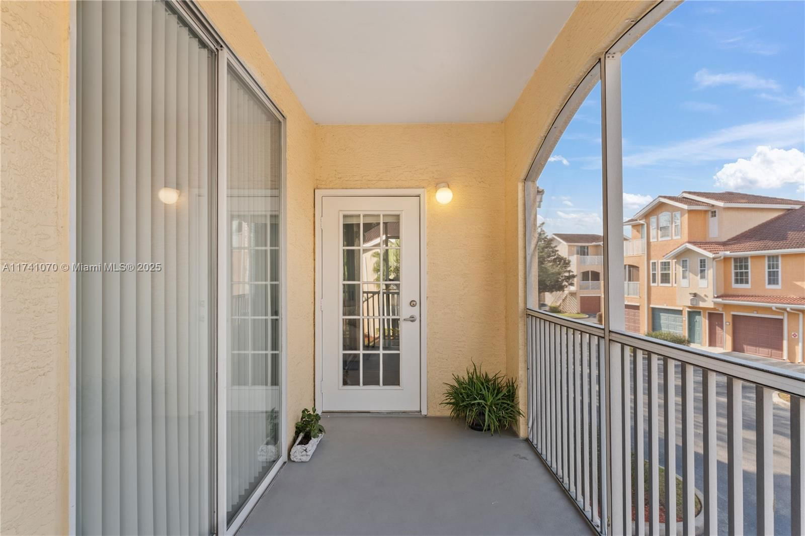 Real estate property located at 12209 Wild Iris #110, Orange, Villanova At Hunters Creek, Orlando, FL