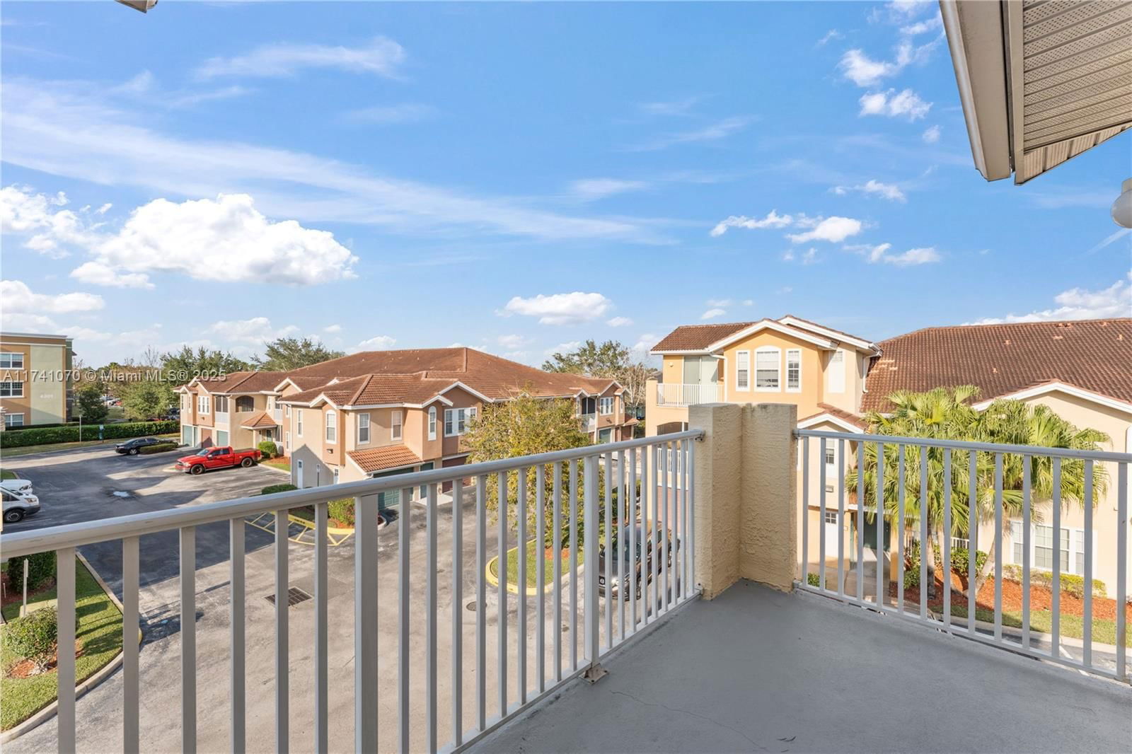 Real estate property located at 12209 Wild Iris #110, Orange, Villanova At Hunters Creek, Orlando, FL