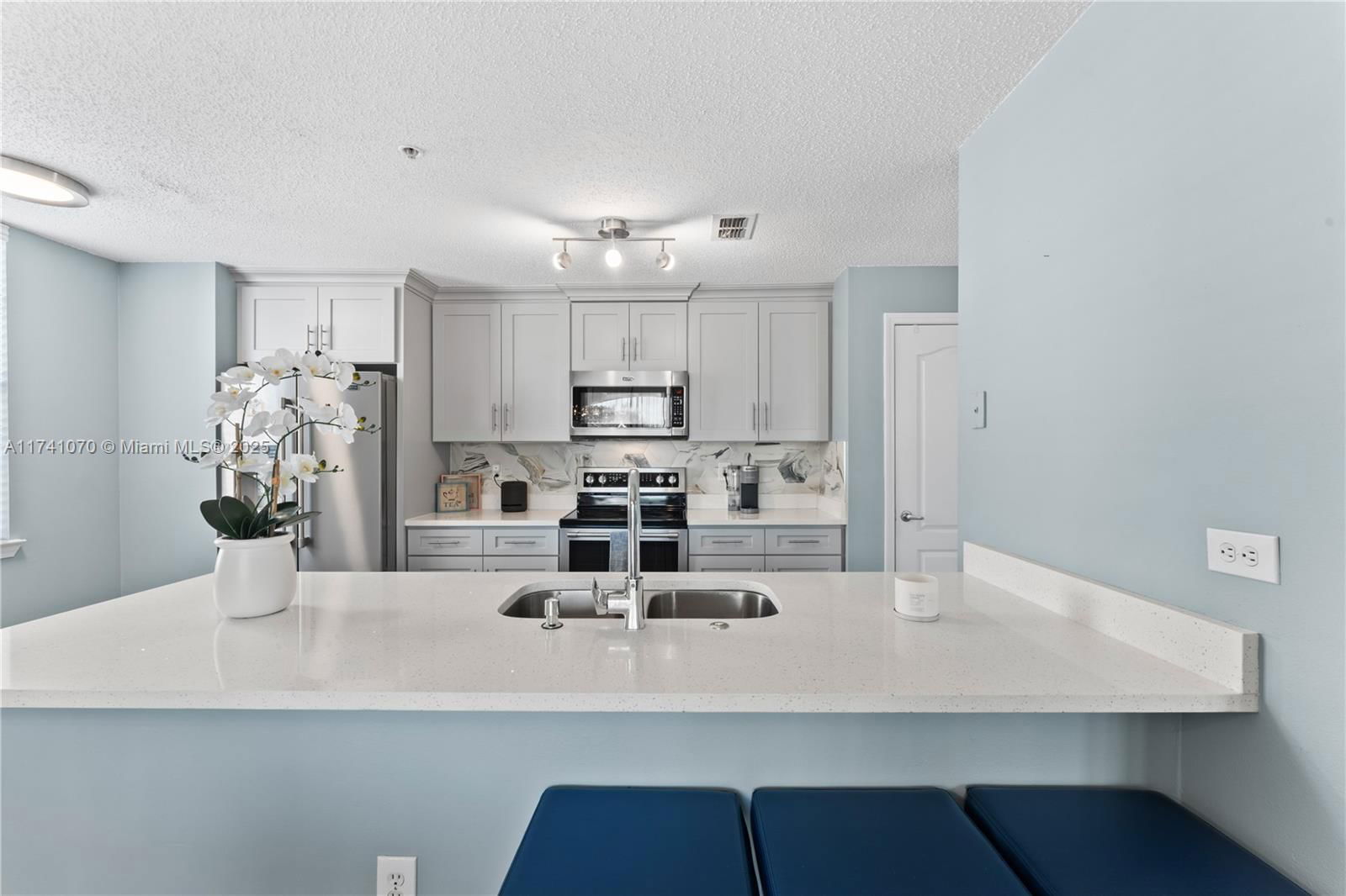 Real estate property located at 12209 Wild Iris #110, Orange, Villanova At Hunters Creek, Orlando, FL