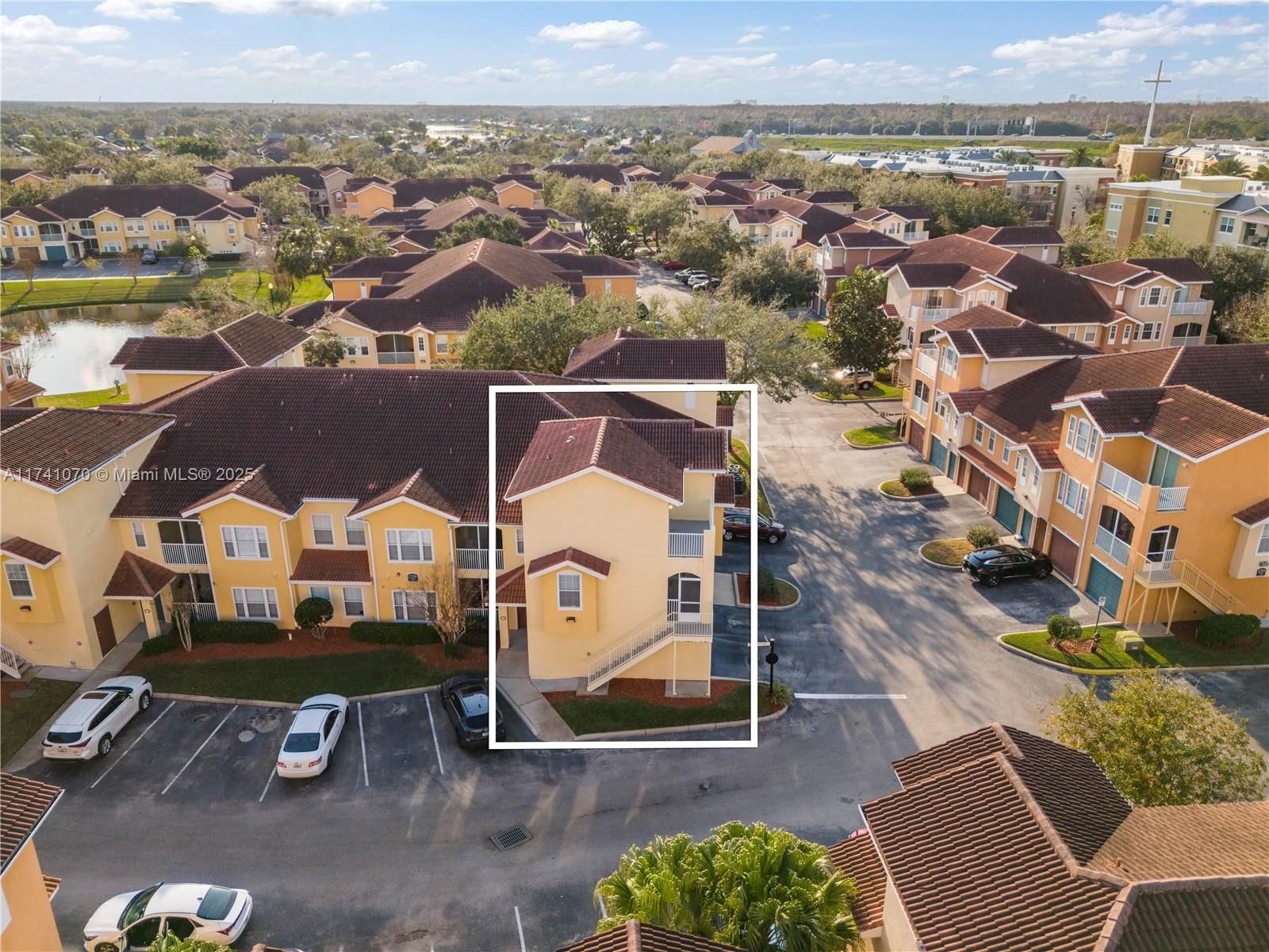 Real estate property located at 12209 Wild Iris #110, Orange, Villanova At Hunters Creek, Orlando, FL