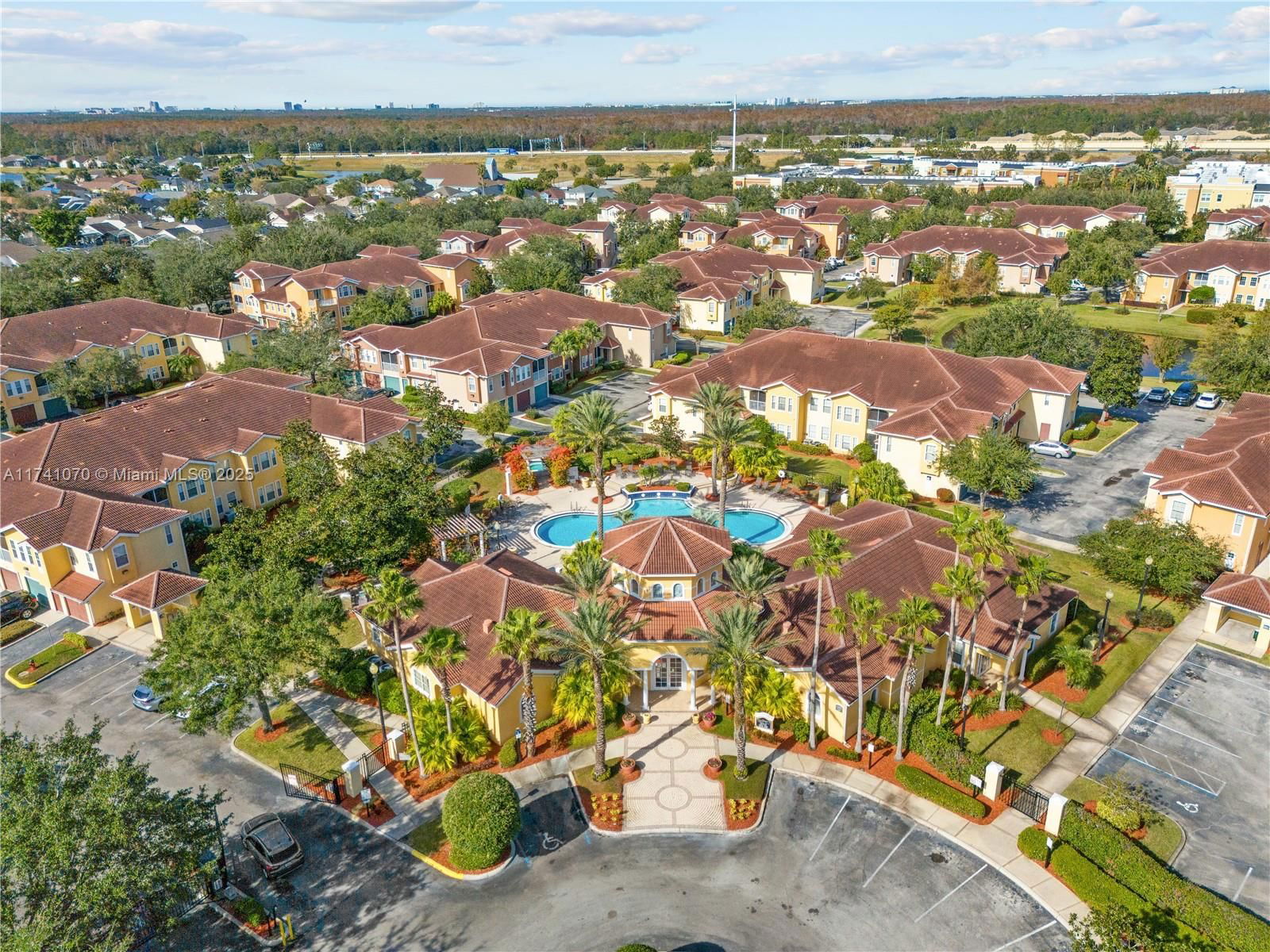Real estate property located at 12209 Wild Iris #110, Orange, Villanova At Hunters Creek, Orlando, FL