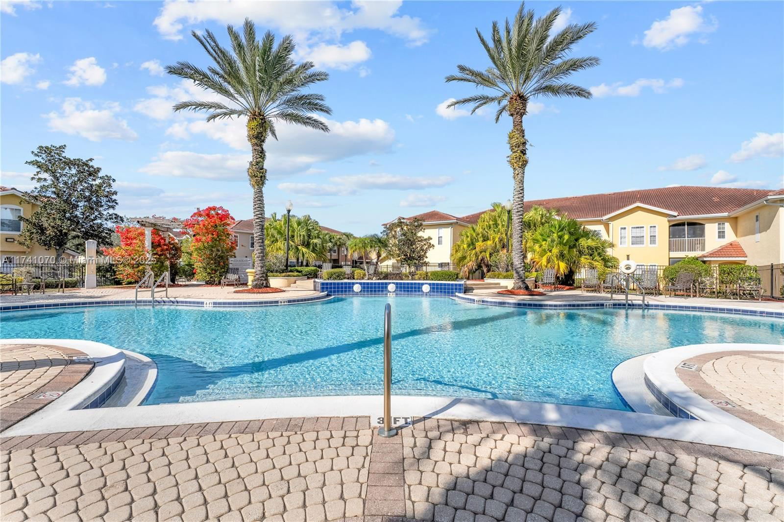 Real estate property located at 12209 Wild Iris #110, Orange, Villanova At Hunters Creek, Orlando, FL