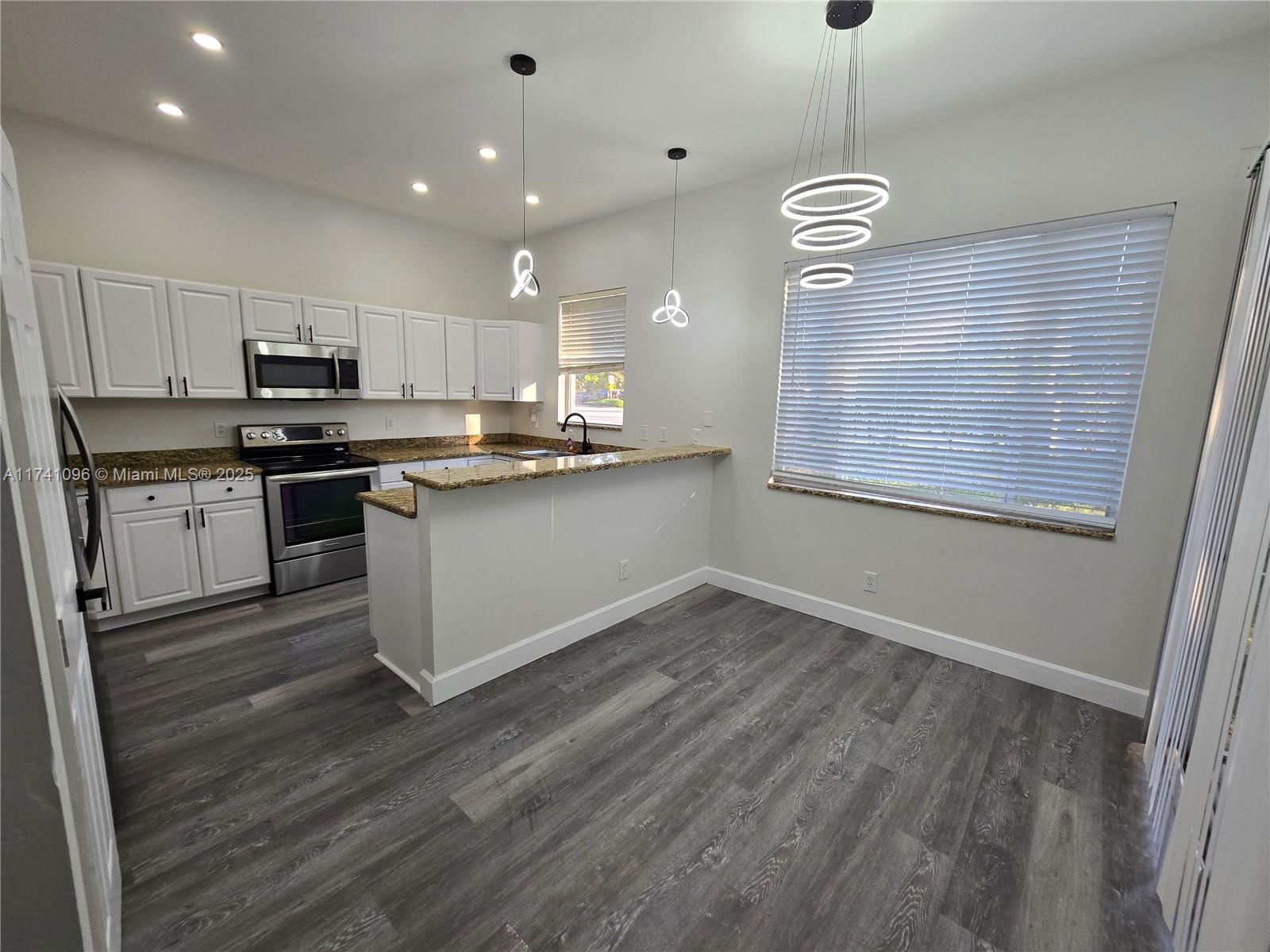 Real estate property located at 11285 La Coruna Lane, Lee, Spanish Gardens, Bonita Springs, FL