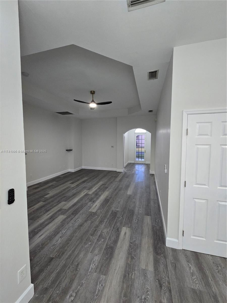 Real estate property located at 11285 La Coruna Lane, Lee, Spanish Gardens, Bonita Springs, FL