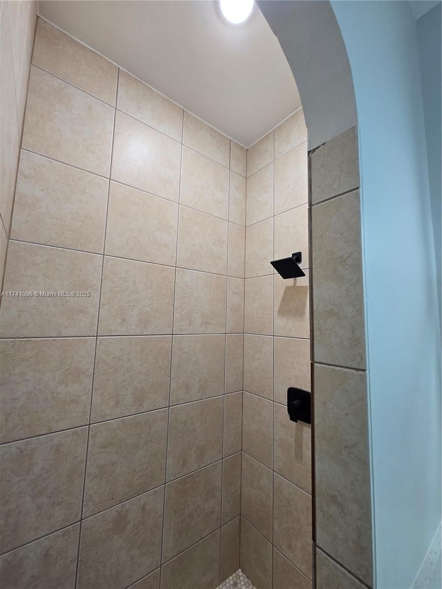Real estate property located at 11285 La Coruna Lane, Lee, Spanish Gardens, Bonita Springs, FL