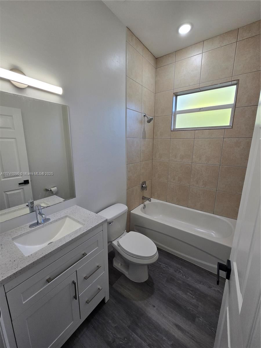 Real estate property located at 11285 La Coruna Lane, Lee, Spanish Gardens, Bonita Springs, FL