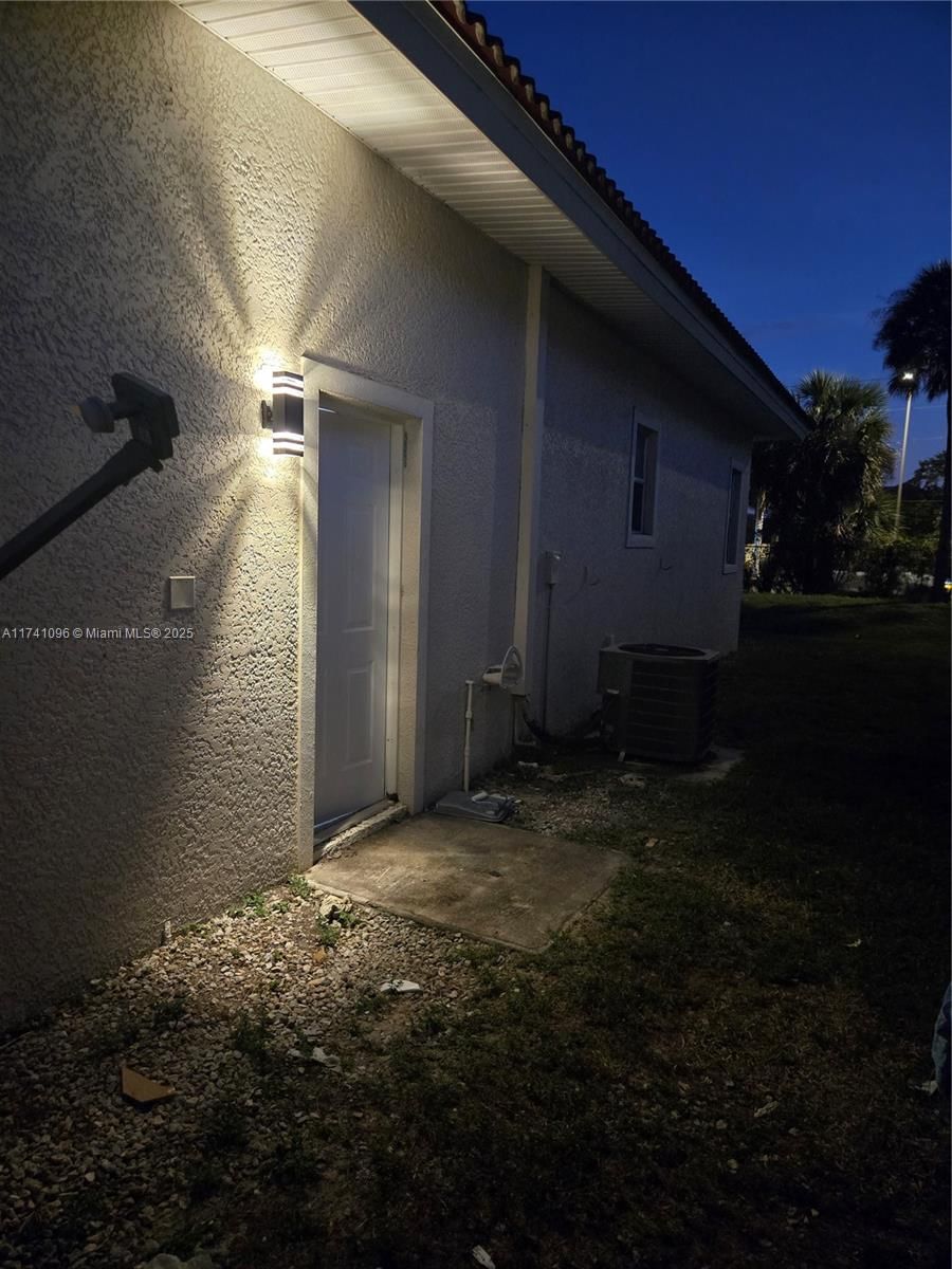 Real estate property located at 11285 La Coruna Lane, Lee, Spanish Gardens, Bonita Springs, FL