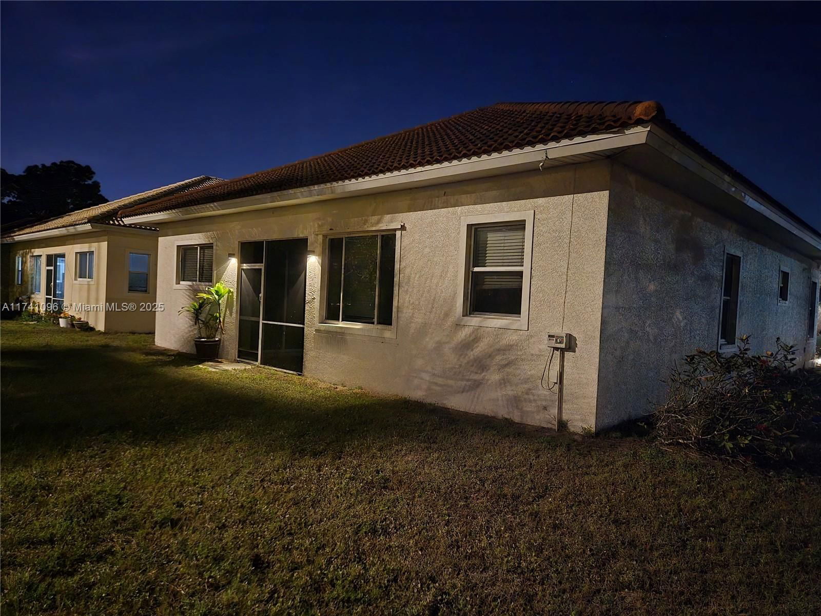 Real estate property located at 11285 La Coruna Lane, Lee, Spanish Gardens, Bonita Springs, FL