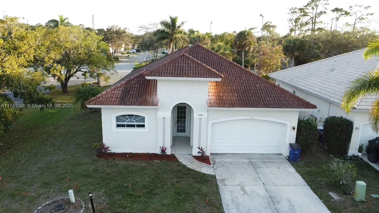 Real estate property located at 11285 La Coruna Lane, Lee, Spanish Gardens, Bonita Springs, FL