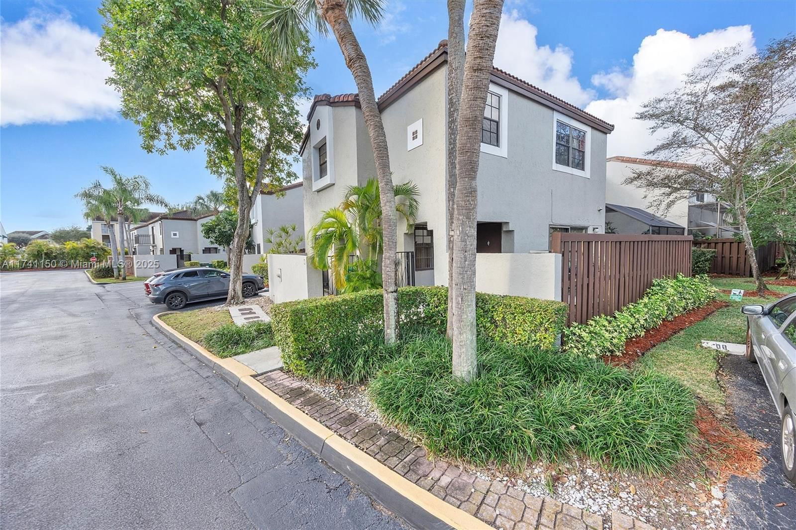 Real estate property located at 10510 153rd Ct #1, Miami-dade, Palm Point Sec 1, Miami, FL