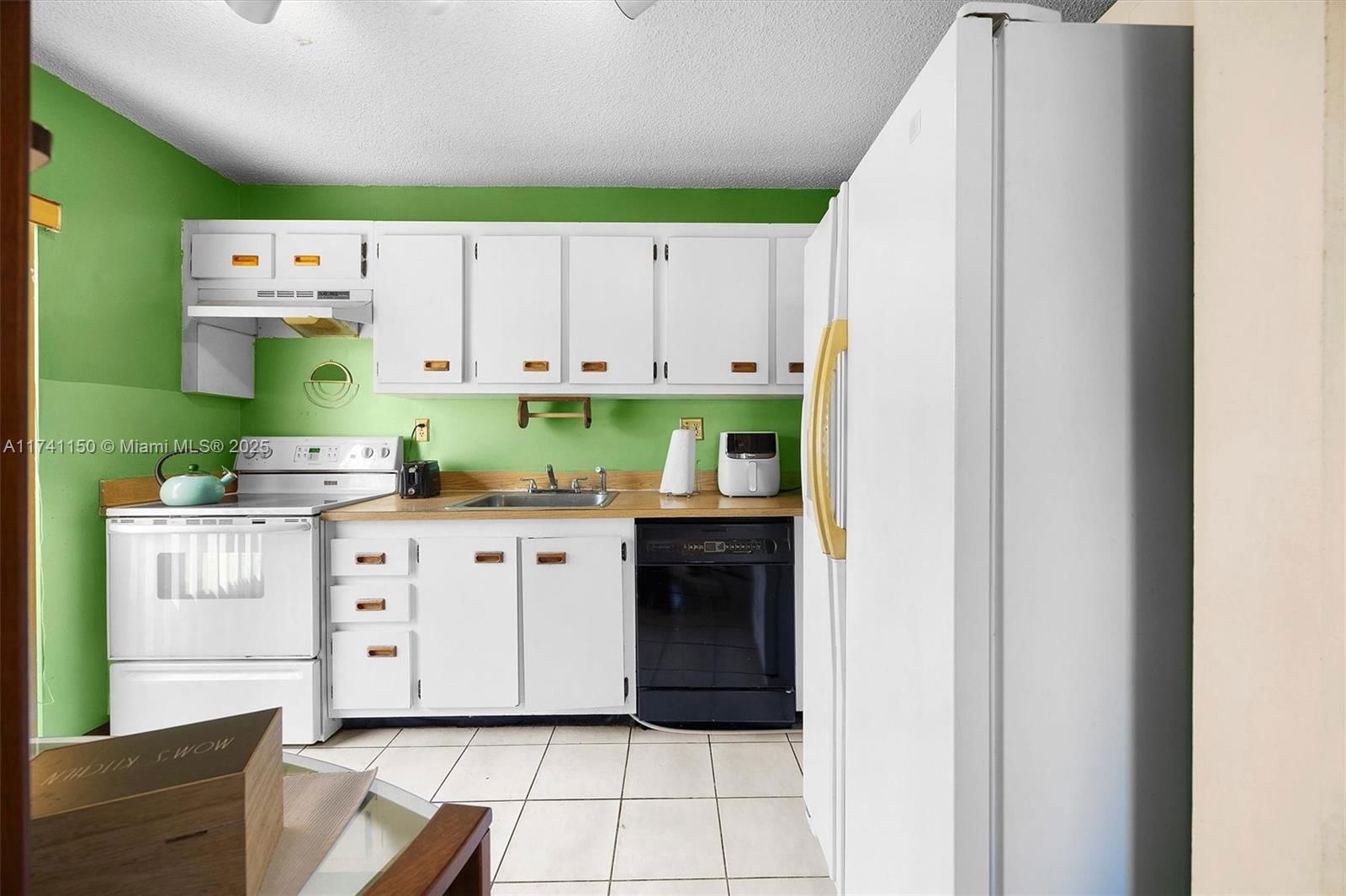 Real estate property located at 10510 153rd Ct #1, Miami-dade, Palm Point Sec 1, Miami, FL