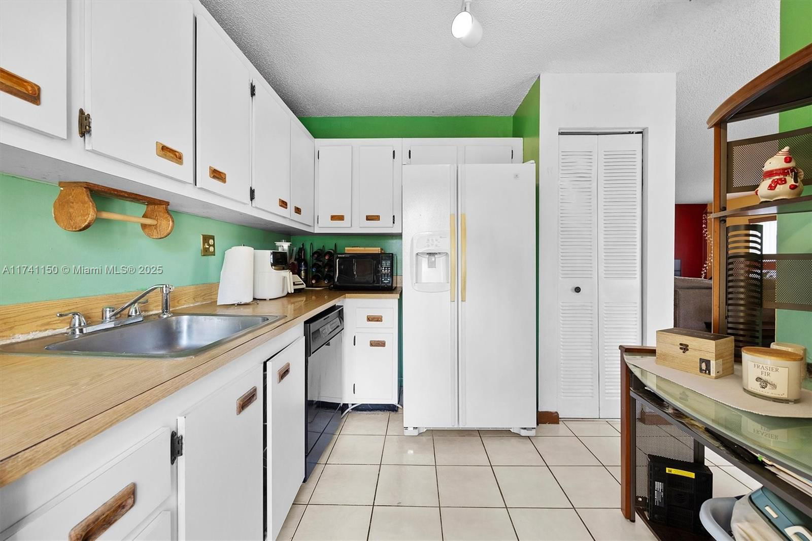 Real estate property located at 10510 153rd Ct #1, Miami-dade, Palm Point Sec 1, Miami, FL