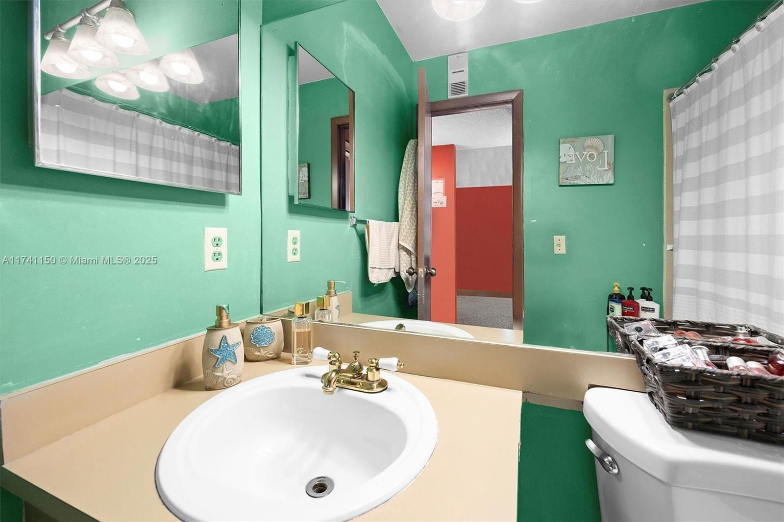 Real estate property located at 10510 153rd Ct #1, Miami-dade, Palm Point Sec 1, Miami, FL