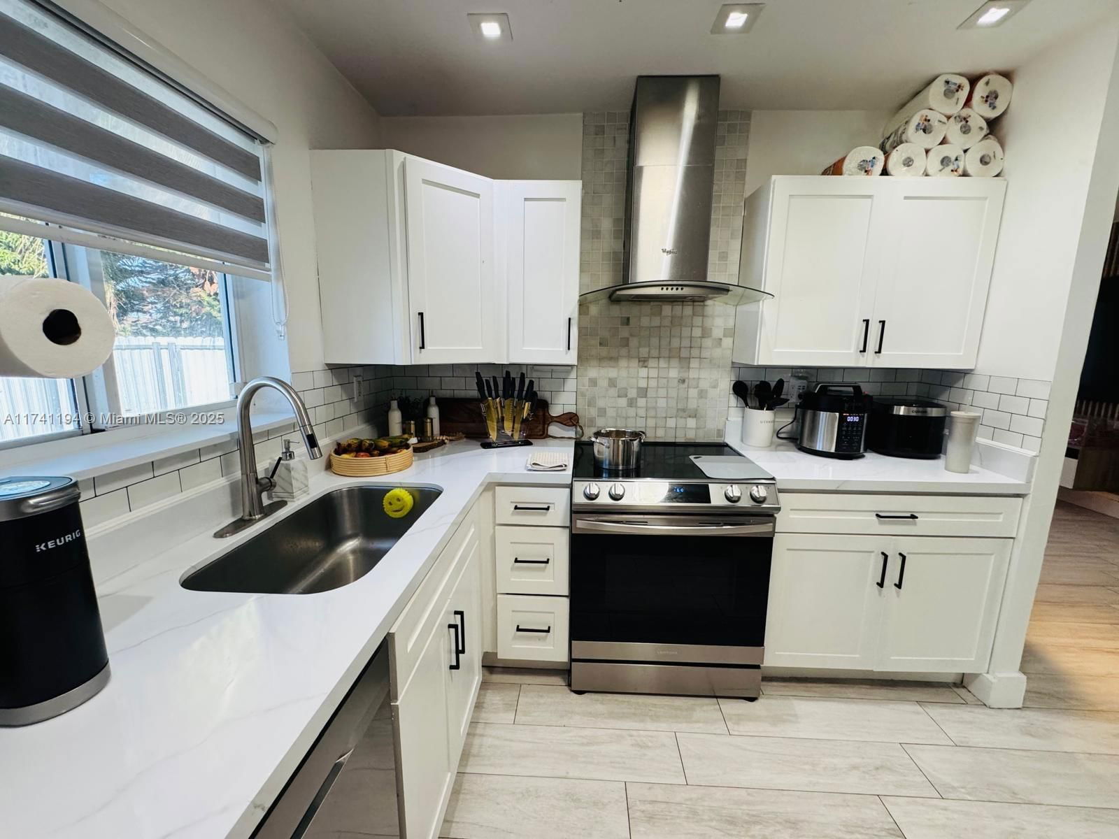 Real estate property located at 2310 Kingston Dr, Broward, Miramar Sec 13, Miramar, FL