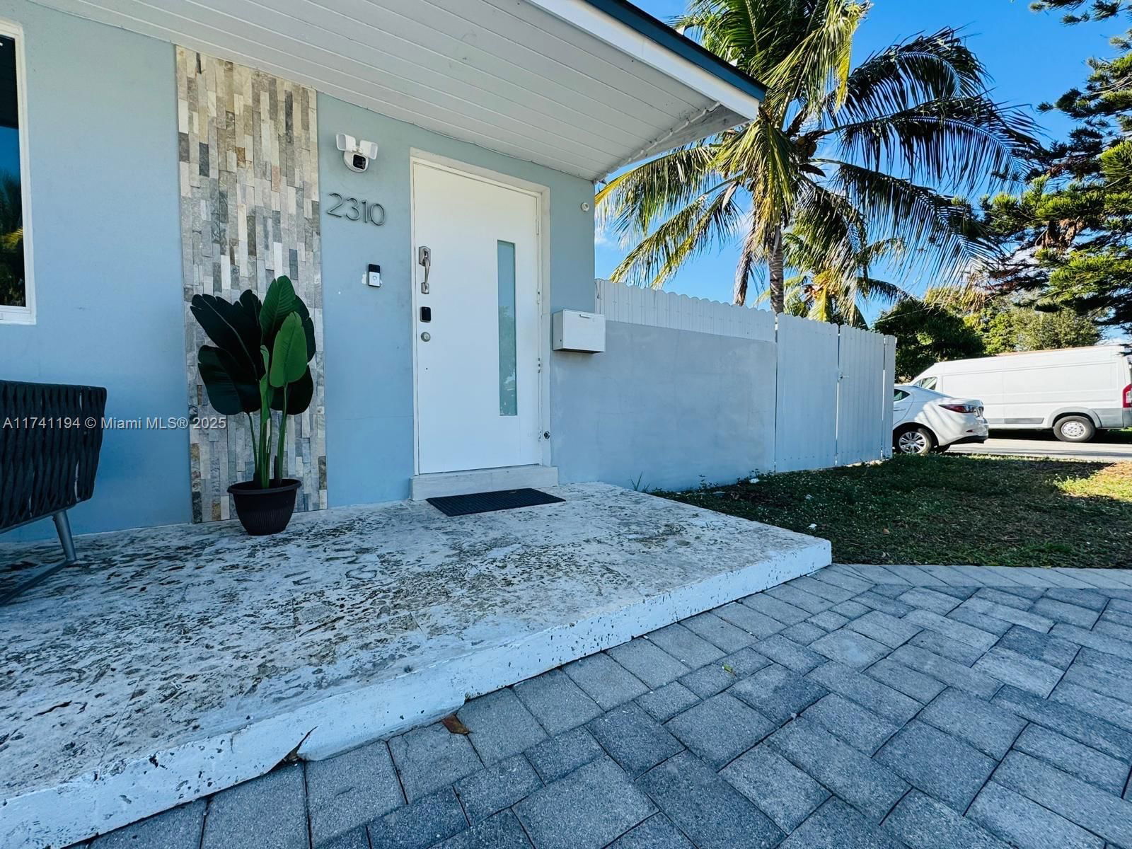 Real estate property located at 2310 Kingston Dr, Broward, Miramar Sec 13, Miramar, FL
